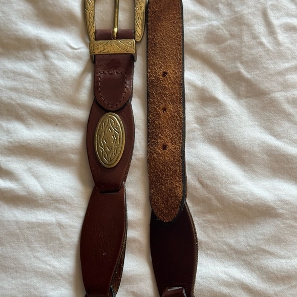 Vintage genuine Brown Leather Belt  ornate brass Buckle and decorative pieces - Picture 2 of 8